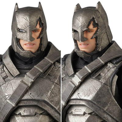 MAFEX No.031 - KNIGHTMARE BATMAN