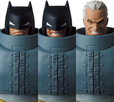 MAFEX No.146 - ARMORED BATMAN (The Dark Knight Returns)