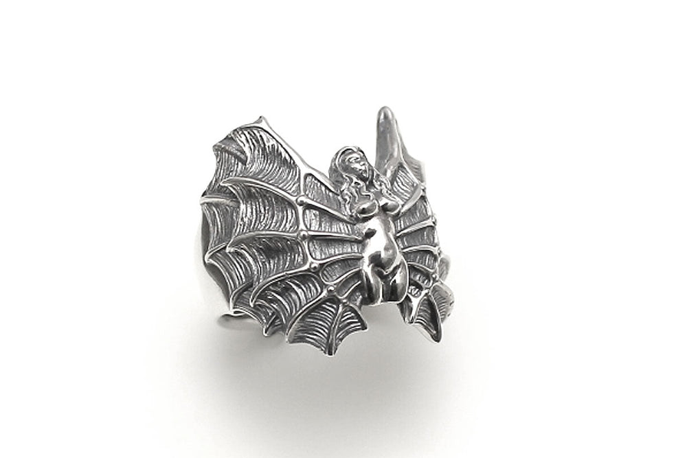 [The Great Berserk Exhibition] Ring: Horse-shaped pectoral ornament ...