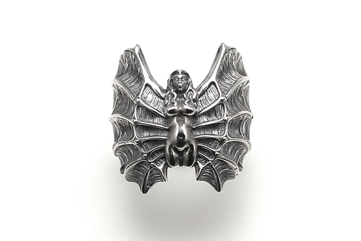 [The Great Berserk Exhibition] Ring: Horse-shaped pectoral ornament