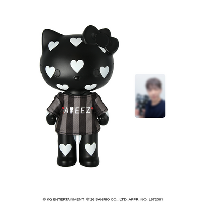 HELLO KITTY BLACK フィギュア　新品 ATEEZ x Hello Kitty Black Series - Heart Figure With T-shirt + 1