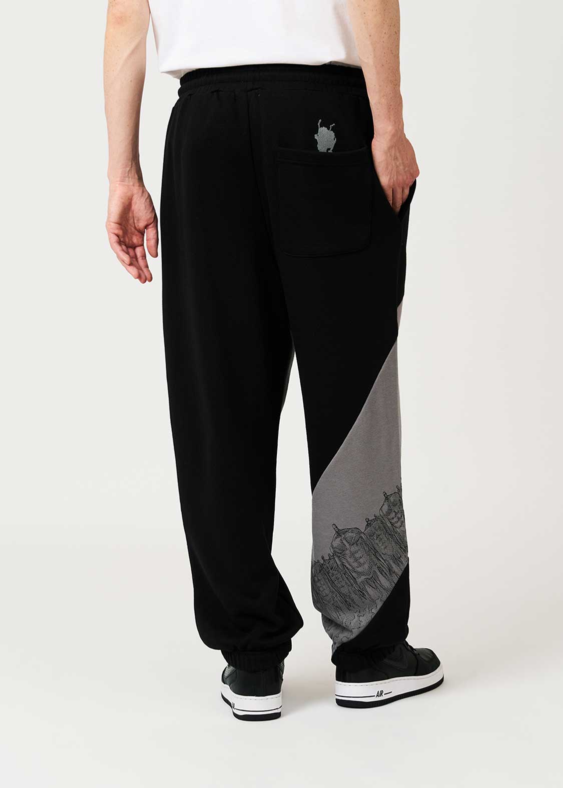 Attack on Titan X Graniph Fashion Collection - The Rumbling Sweat Pants [Release Sep 8,2026]
