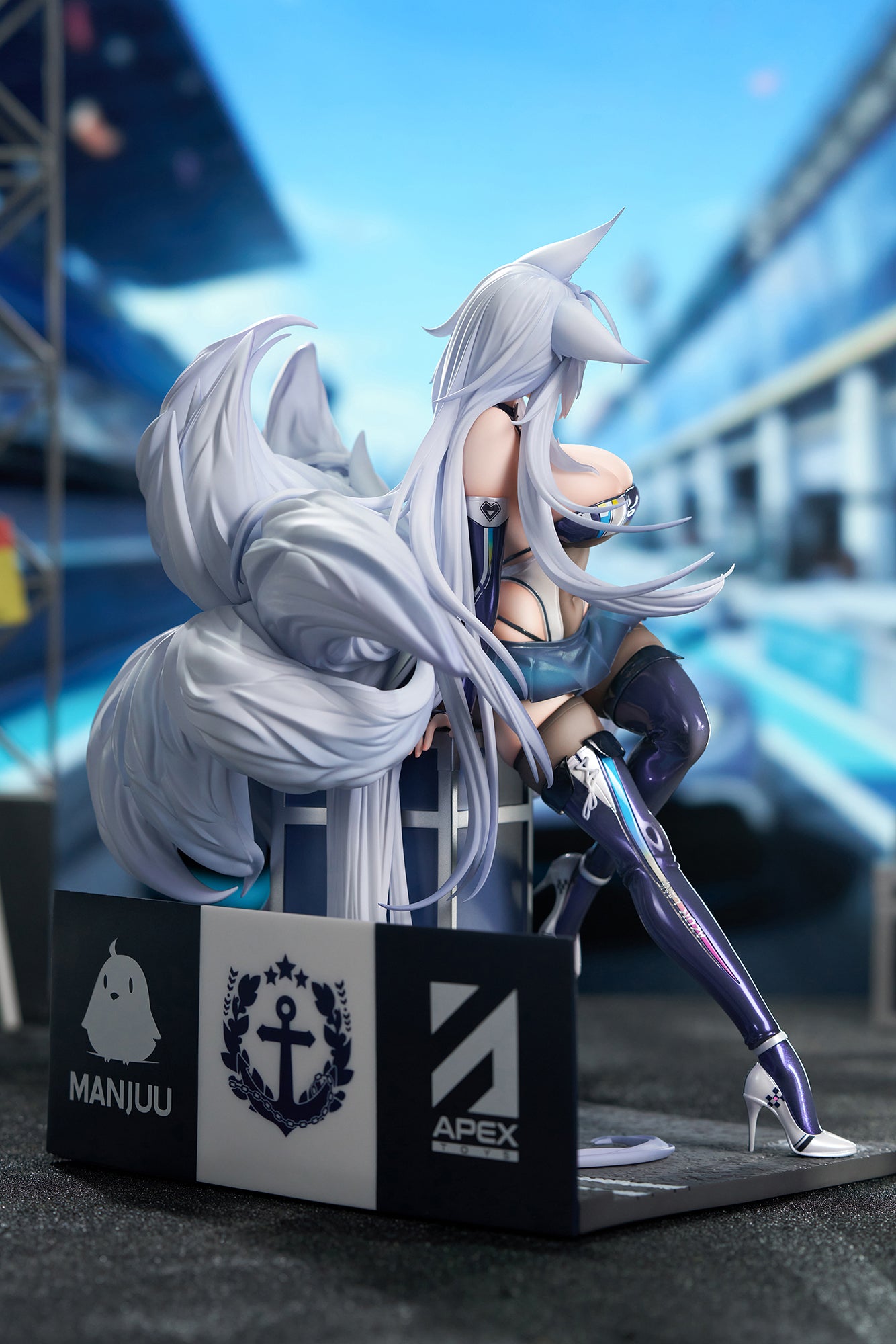 Azur Lane 1/7 Scale Figure - Shinano Sleeping Silver Palanquin ver. [Pre-Order Jan 2027]