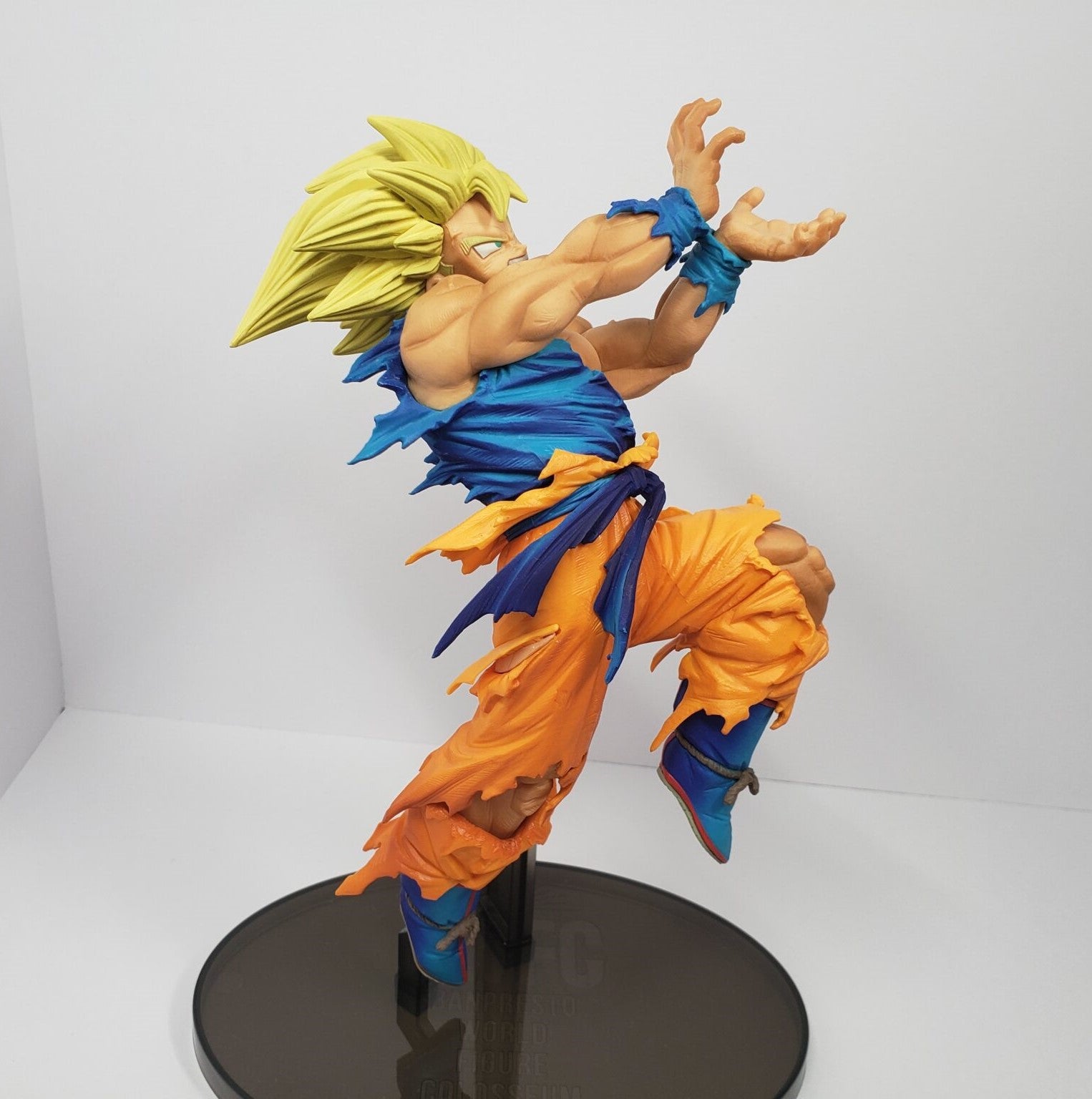 DRAGON BALL Z BANPRESTO WORLD FIGURE COLOSSEUM TENKAICHI BUDOKAI PART 1 - SUPER SAIYAN SON GOKU FULL COLOR