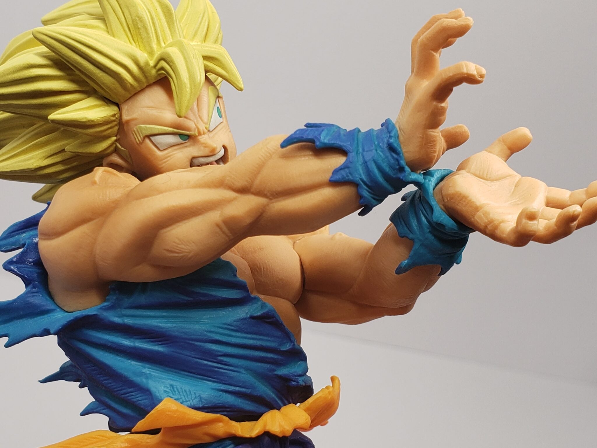 DRAGON BALL Z BANPRESTO WORLD FIGURE COLOSSEUM TENKAICHI BUDOKAI PART 1 - SUPER SAIYAN SON GOKU FULL COLOR
