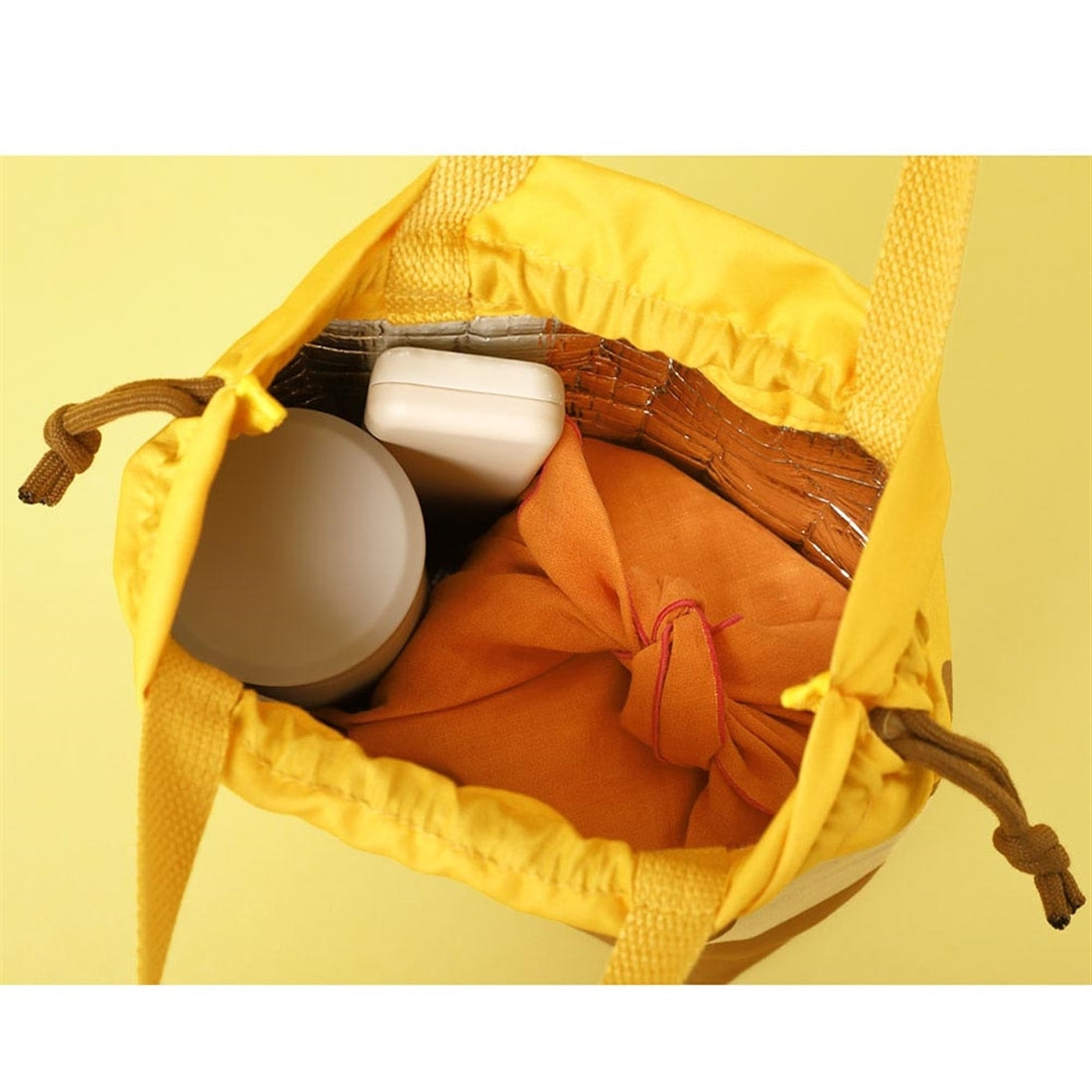 Disney Characters Winnie The Pooh Lettuce Club - Bag August Special Issue + Bonus Charm Keychain [Pre-Order Jul 24, 2026]