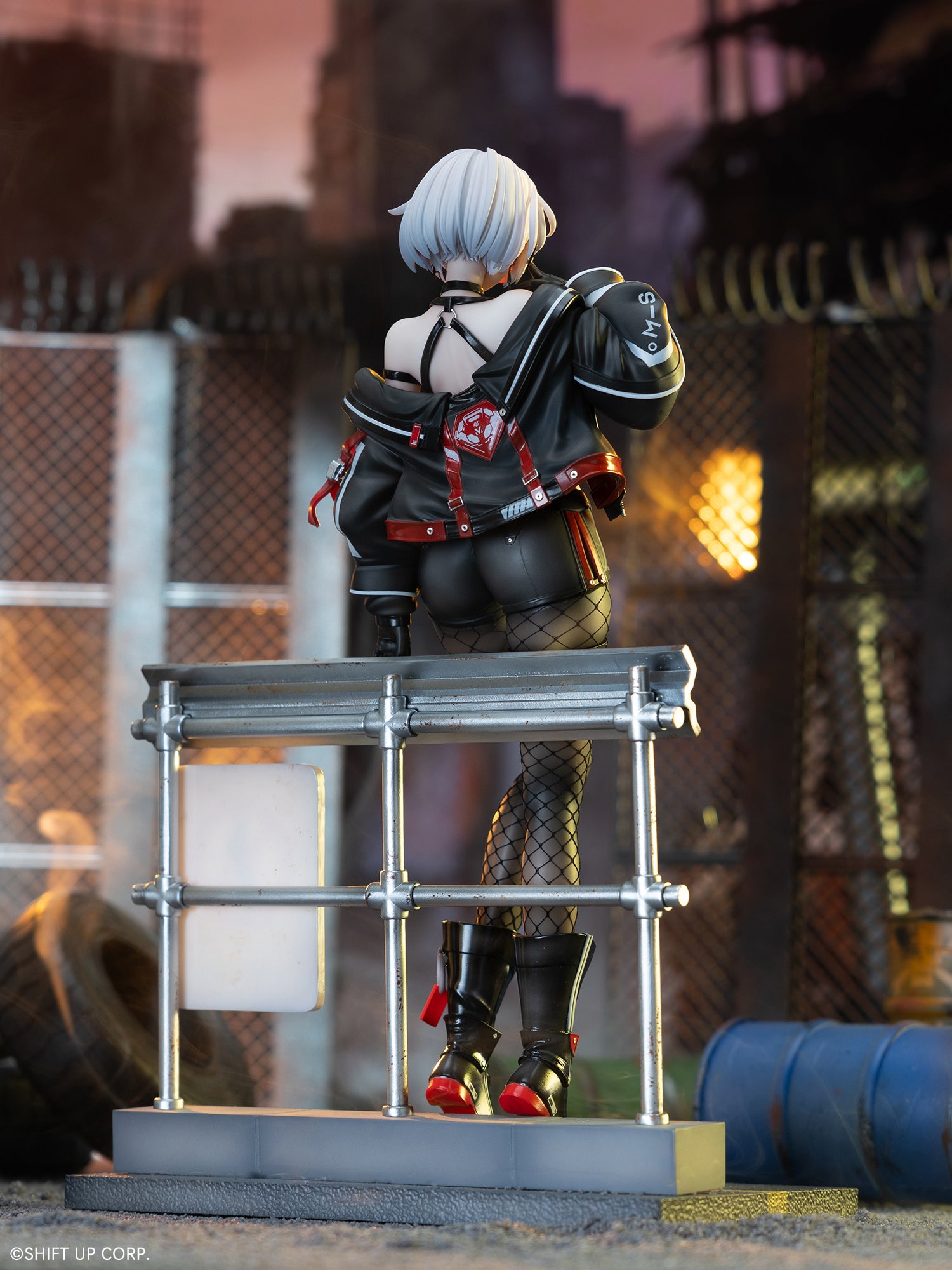 Goddess of Victory Nikke 1/6 Scale Figure - Drake Villain Racer
