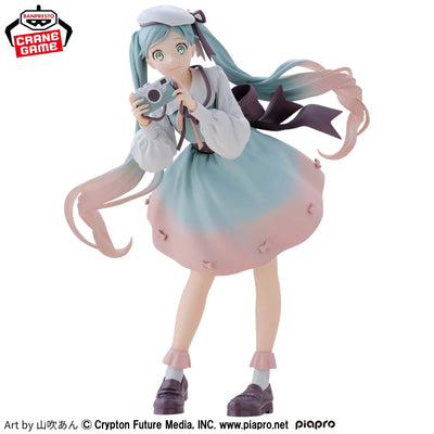 Hatsune Miku Holiday Memories Figure - Hatsune Miku Camera