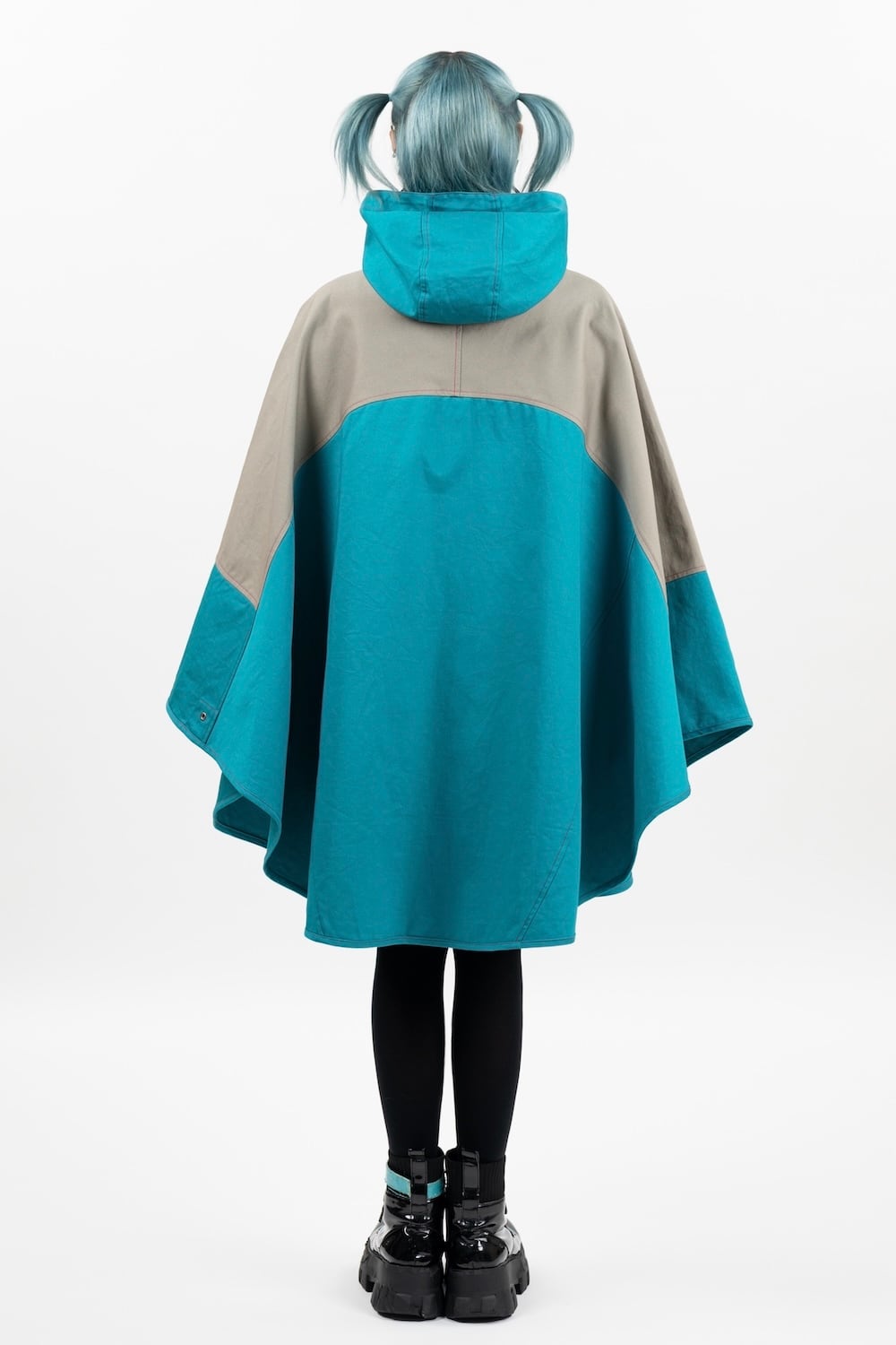 Hatsune Miku - Bonfire Poncho