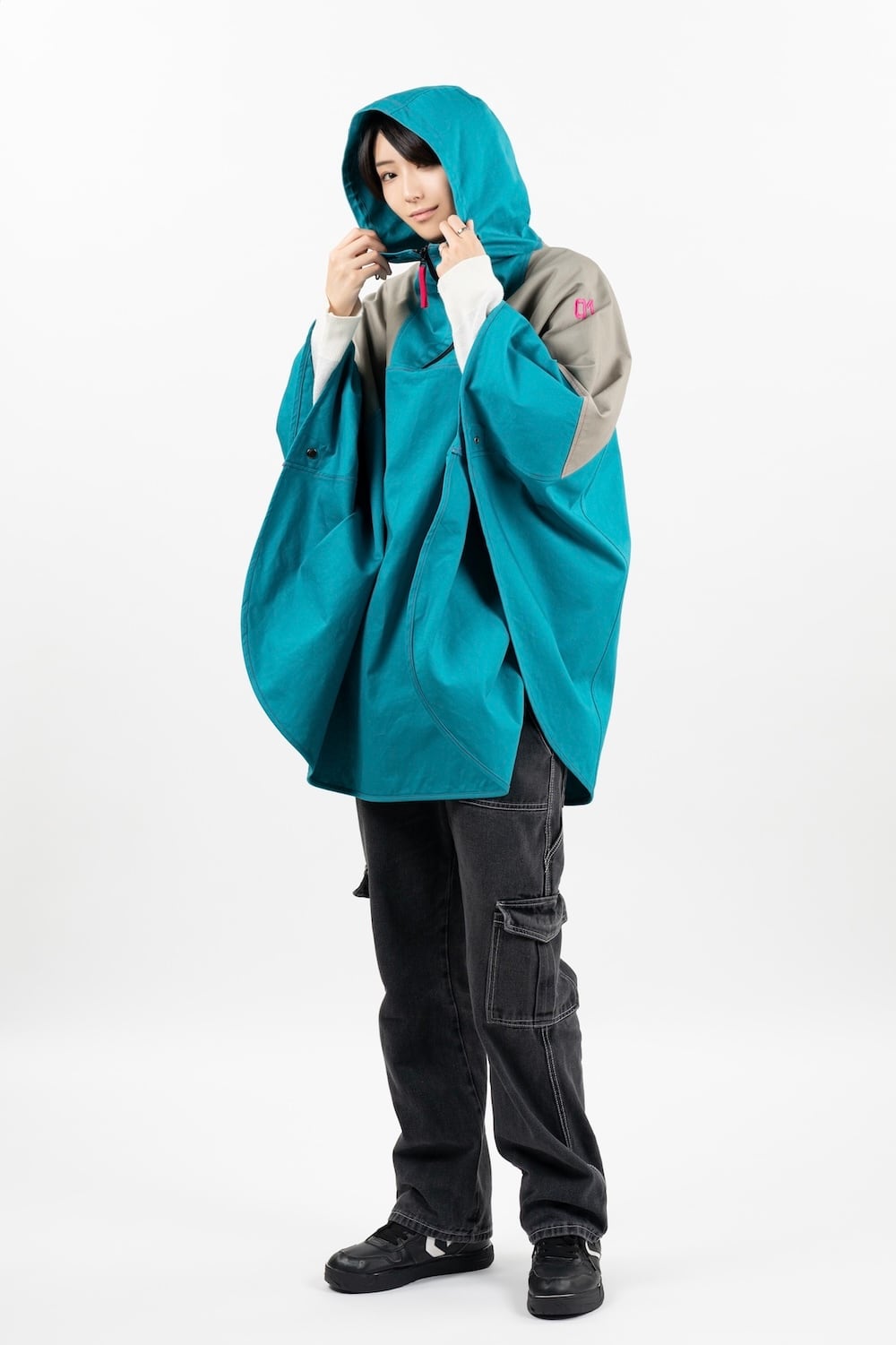 Hatsune Miku - Bonfire Poncho