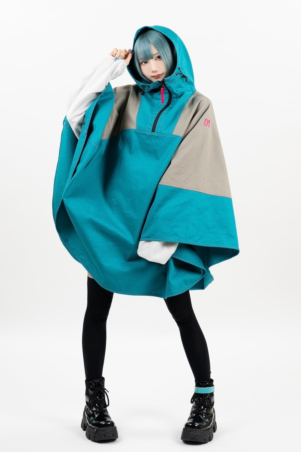 Hatsune Miku - Bonfire Poncho – JumpIchiban