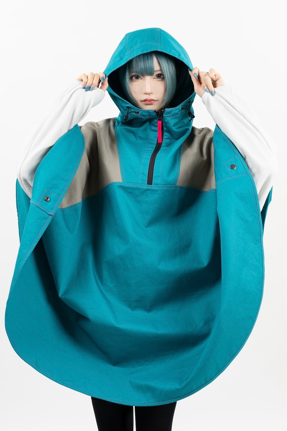 Hatsune Miku - Bonfire Poncho – JumpIchiban
