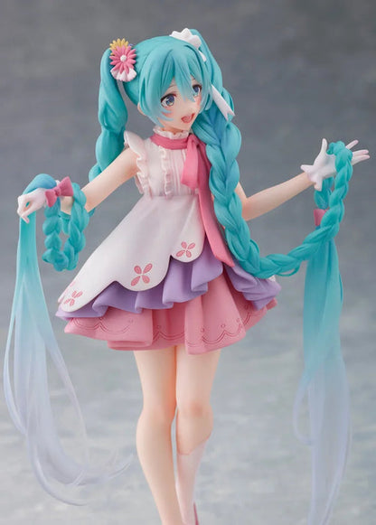 Hatsune Miku Wonderland Figure - Rapunzel