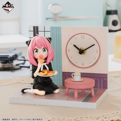 ICHIBAN KUJI SPY X FAMILY - CARE FOR ANOTHER ? - A PRIZE - FIGURE WITH CLOCK