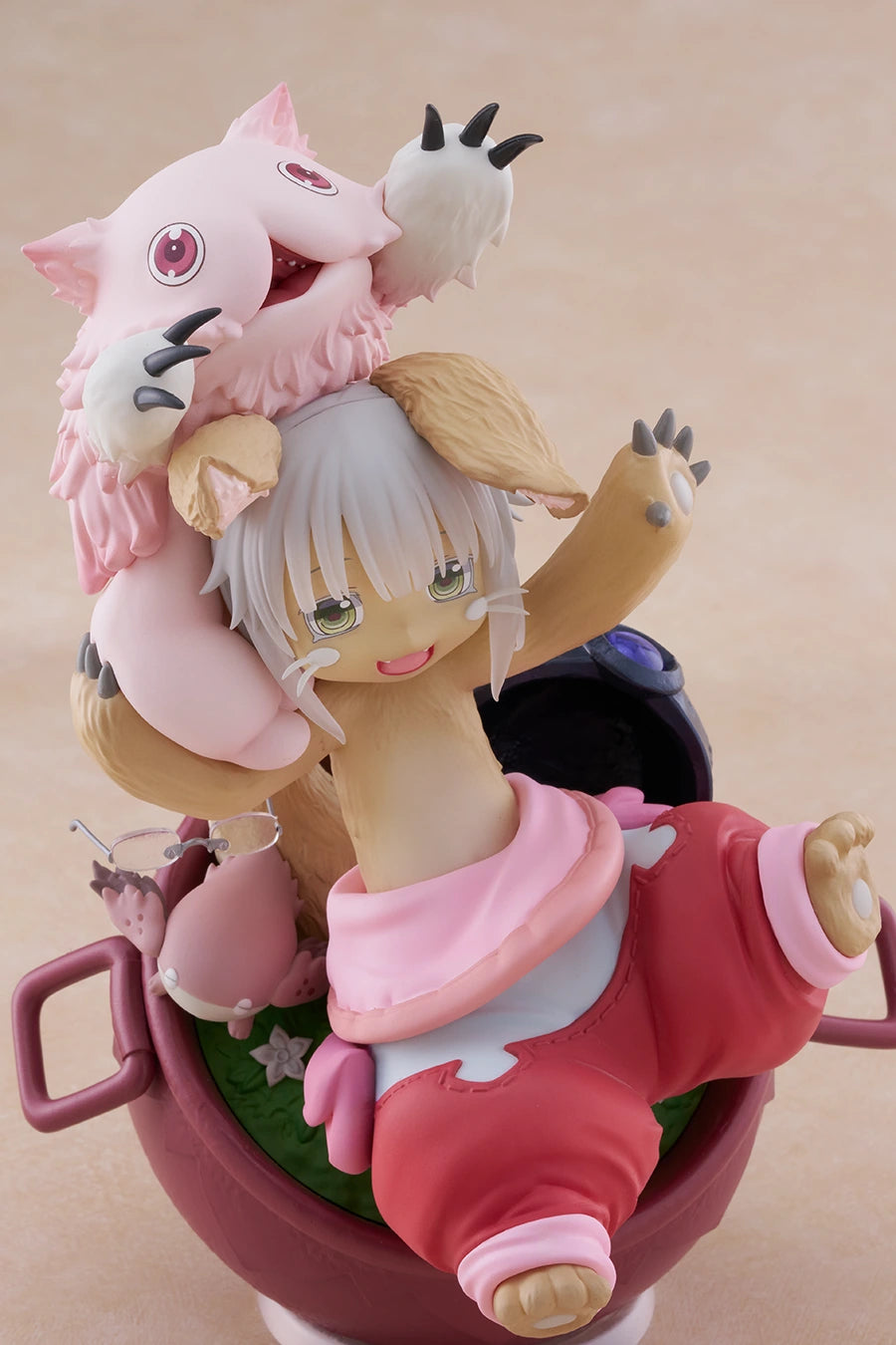 Made in Abyss Golden City of The Fiery Sun AMP+ Figure - Mitty + Nanachi
