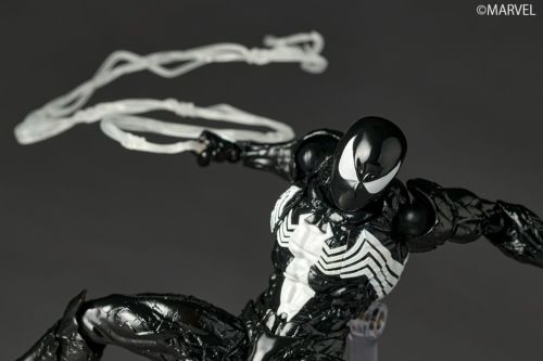 Marvel Revoltech Amazing Yamaguchi - Symbiote Spider-Man [Pre-Order Jun 2026]