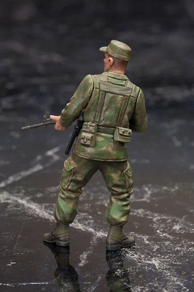 Metal Gear Solid Ground Zeroes Set - Plastic Model Kit UNPAINTED [Kit] [Pre-Order Jun 2026]