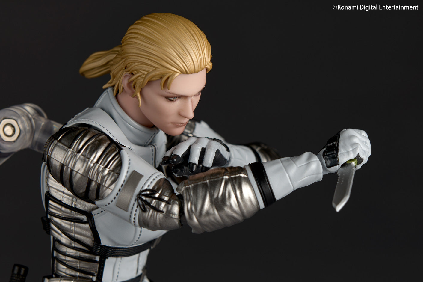 Metal Gear Solid Δ : Snake Eater Revoltech Amazing Yamaguchi Figure - The Boss [Pre-Order Mar 2027]