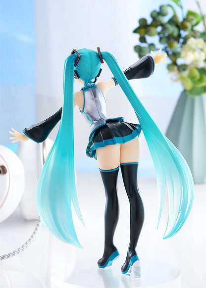 POP UP PARADE Character Vocal Series 01: Hatsune Miku Clear Color Ver.