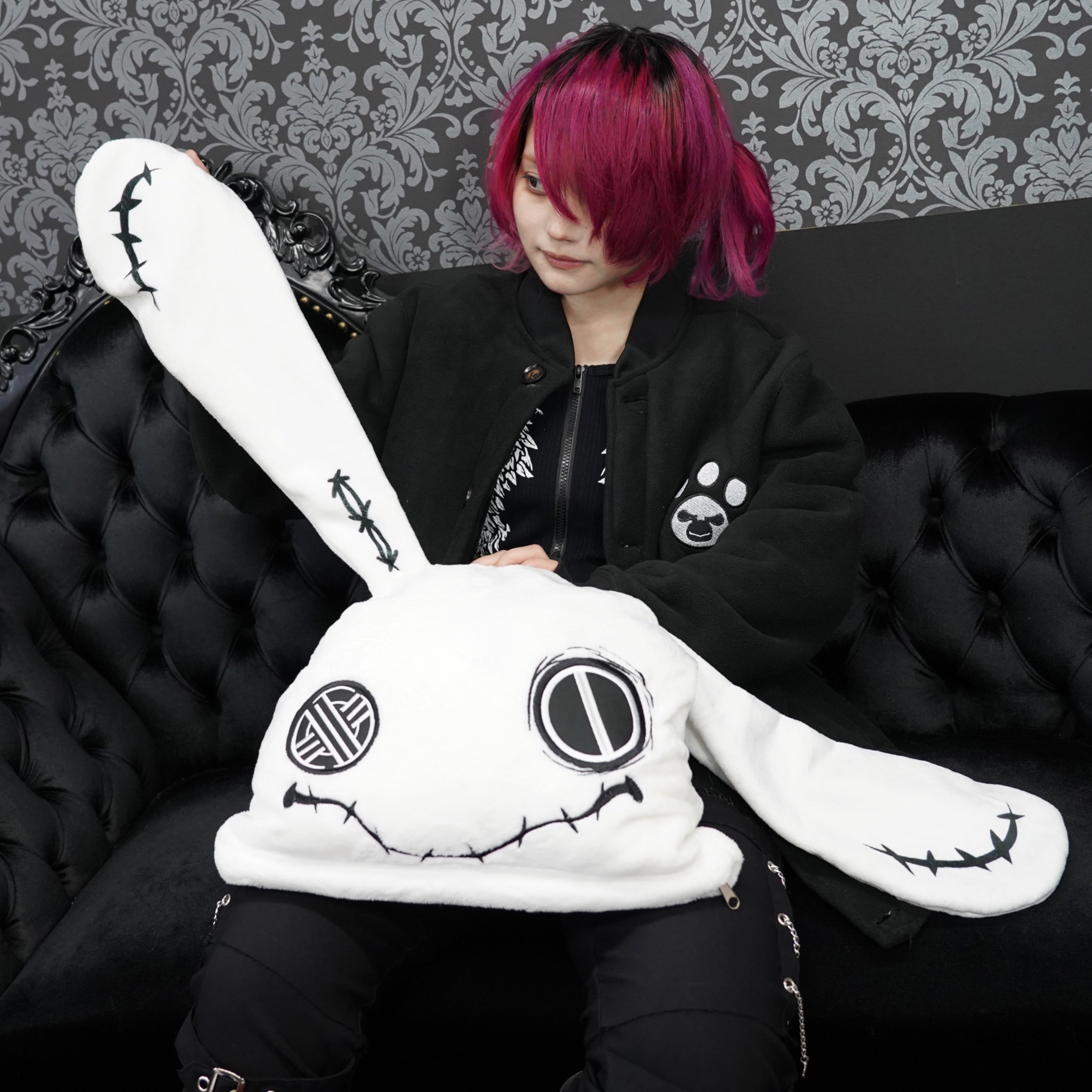 NieR Automata - Fluffy Blanket With Hood And Cushion Storage