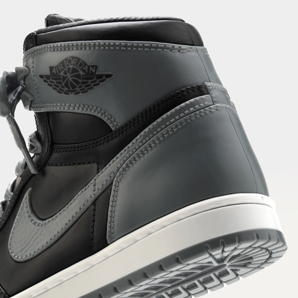 Nike Air Jordan - 1 High 85 Shadow and Reverse Shadow Model