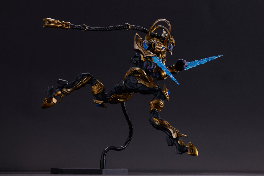 Starcraft Figure - Zealot [Pre-Order Jan 2027]