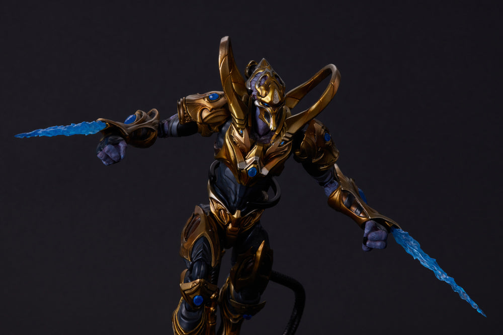 Starcraft Figure - Zealot [Pre-Order Jan 2027]