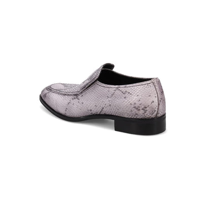 Yakuza: Like a Dragon Footwear Collection - Kiryu Kazuma Model [Pre-Order Sep 2026]