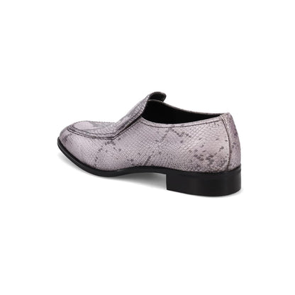 Yakuza: Like a Dragon Footwear Collection - Kiryu Kazuma Model [Pre-Order Sep 2026]