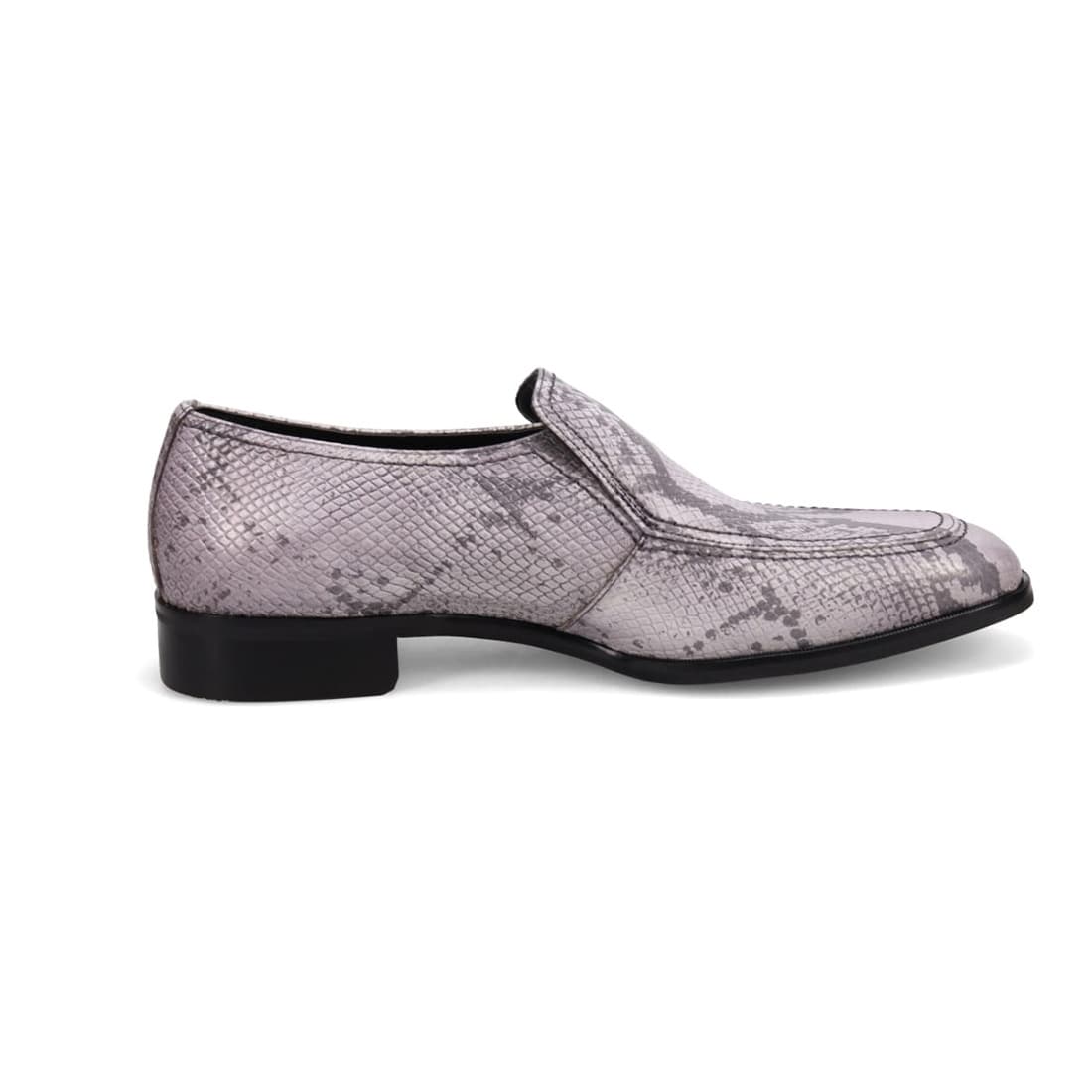 Yakuza: Like a Dragon Footwear Collection - Kiryu Kazuma Model [Pre-Order Sep 2026]