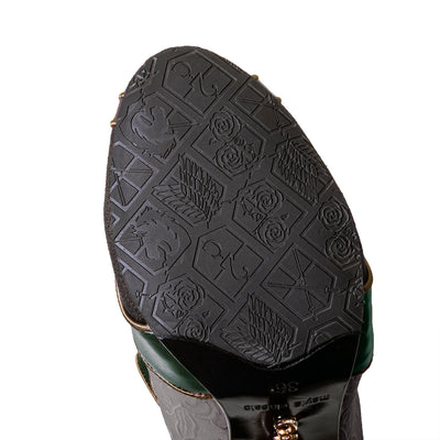 Attack on Titan Iconique Shoes - Levi Ackerman Pumps - detail view 5