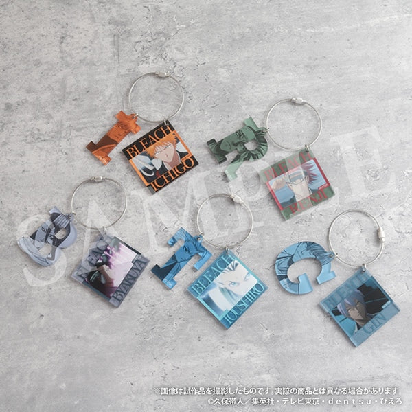 Bleach Twin Acrylic Keychain Collection – Box (5 Packs) RANDOM – product view 1
