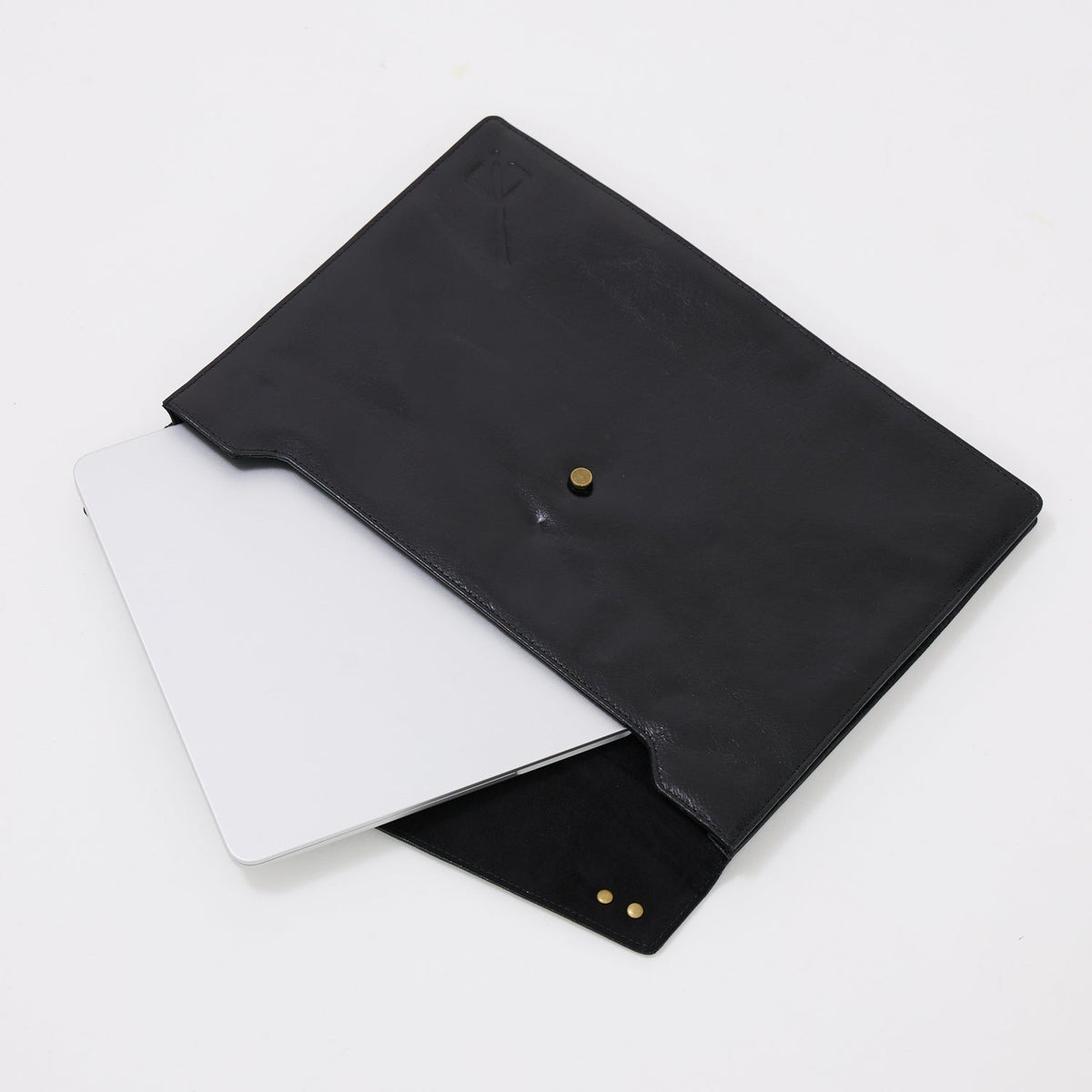 Bloodborne SuperGroupies Hunter 13-Inch Laptop Case / A4 Pouch — official product view 8