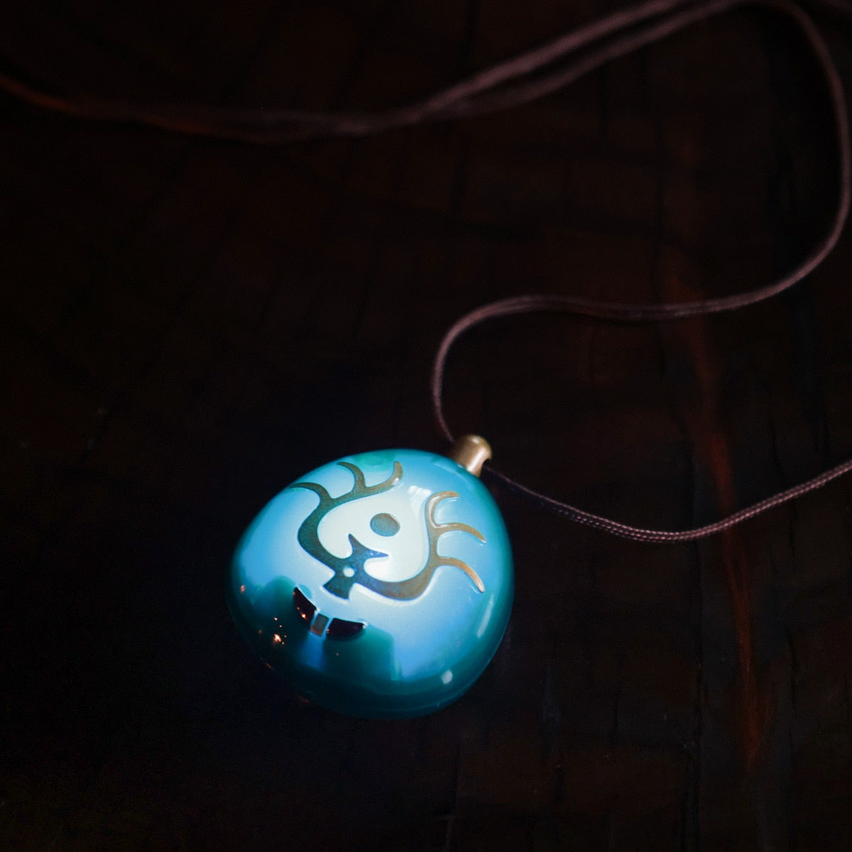 Castle in the Sky Voice-Activated Glowing Levitation Stone - official view 6