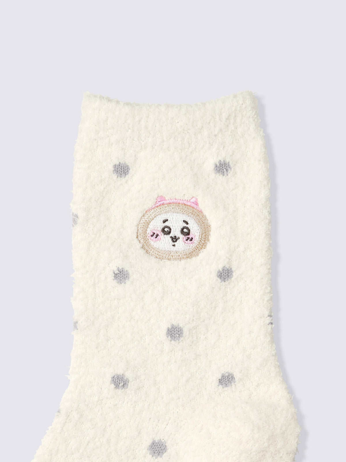 Chiikawa Snow Day Chiikawa Fluffy Room Socks — 2 Pairs — official product photograph