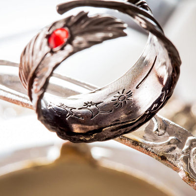 Howl's Moving Castle My Treasure Black Feather Ring - official view 6