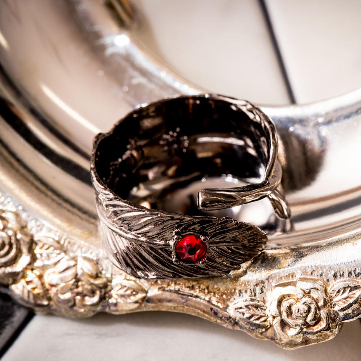 Howl's Moving Castle My Treasure Black Feather Ring - official view 7
