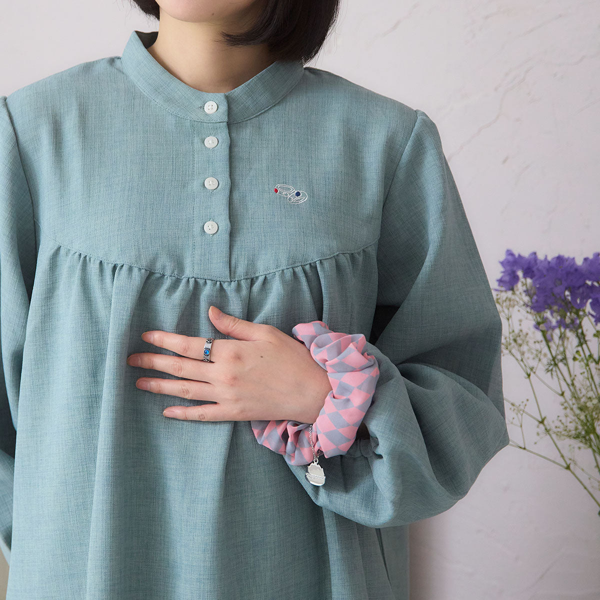 Howl's Moving Castle - Howl's Cloak Scrunchie with Calcifer Charm - official product view 2