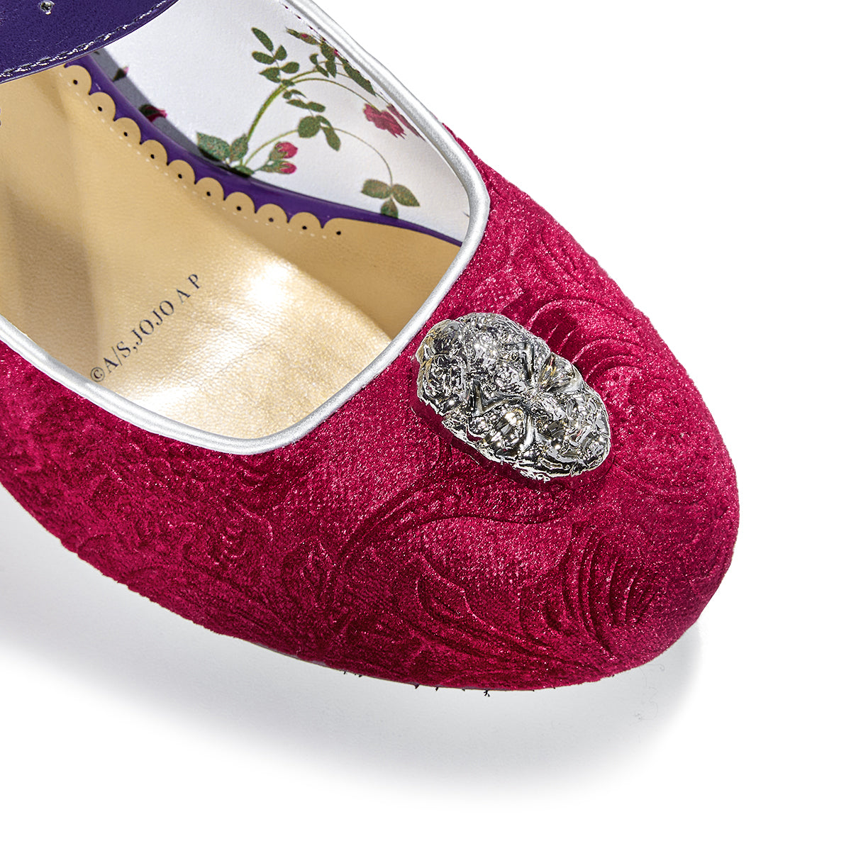Dio Brando Phantom Blood Iconique pumps ON version with bows - official photo 4