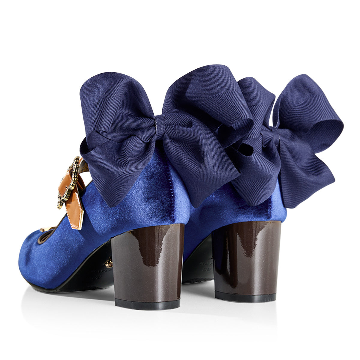 Jonathan Joestar Phantom Blood Iconique pumps ON version with bows - official photo 2