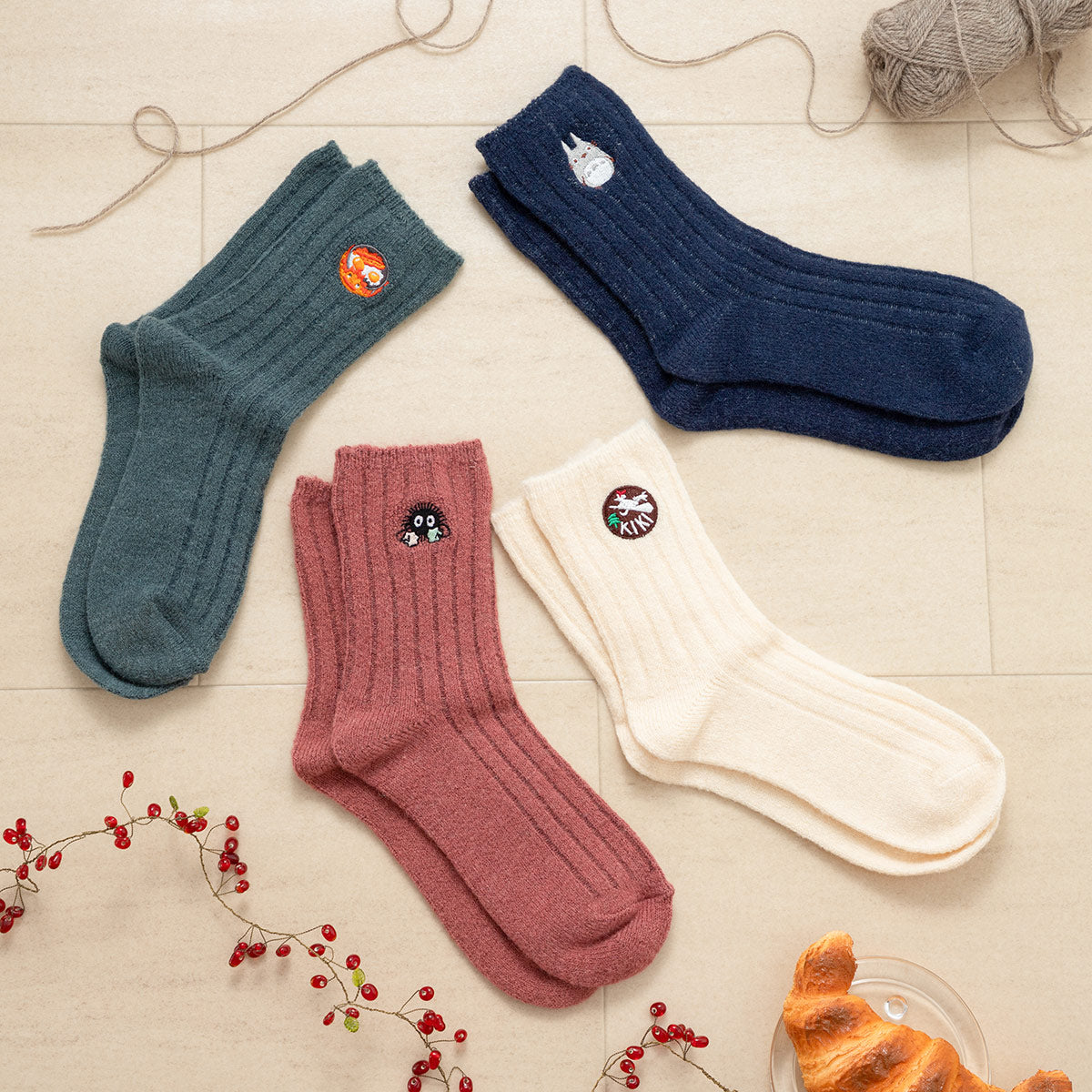 Kiki's Delivery Service Chocolate Cake Wool-Blend Ribbed Crew Socks 23-25 cm - official view 3