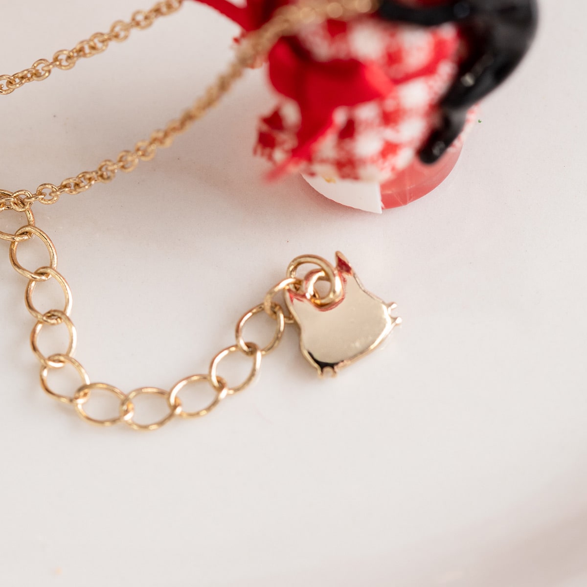 Kiki's Delivery Service Guchokipan Bakery Jiji Clinging to Jam Jar Necklace - official view 5