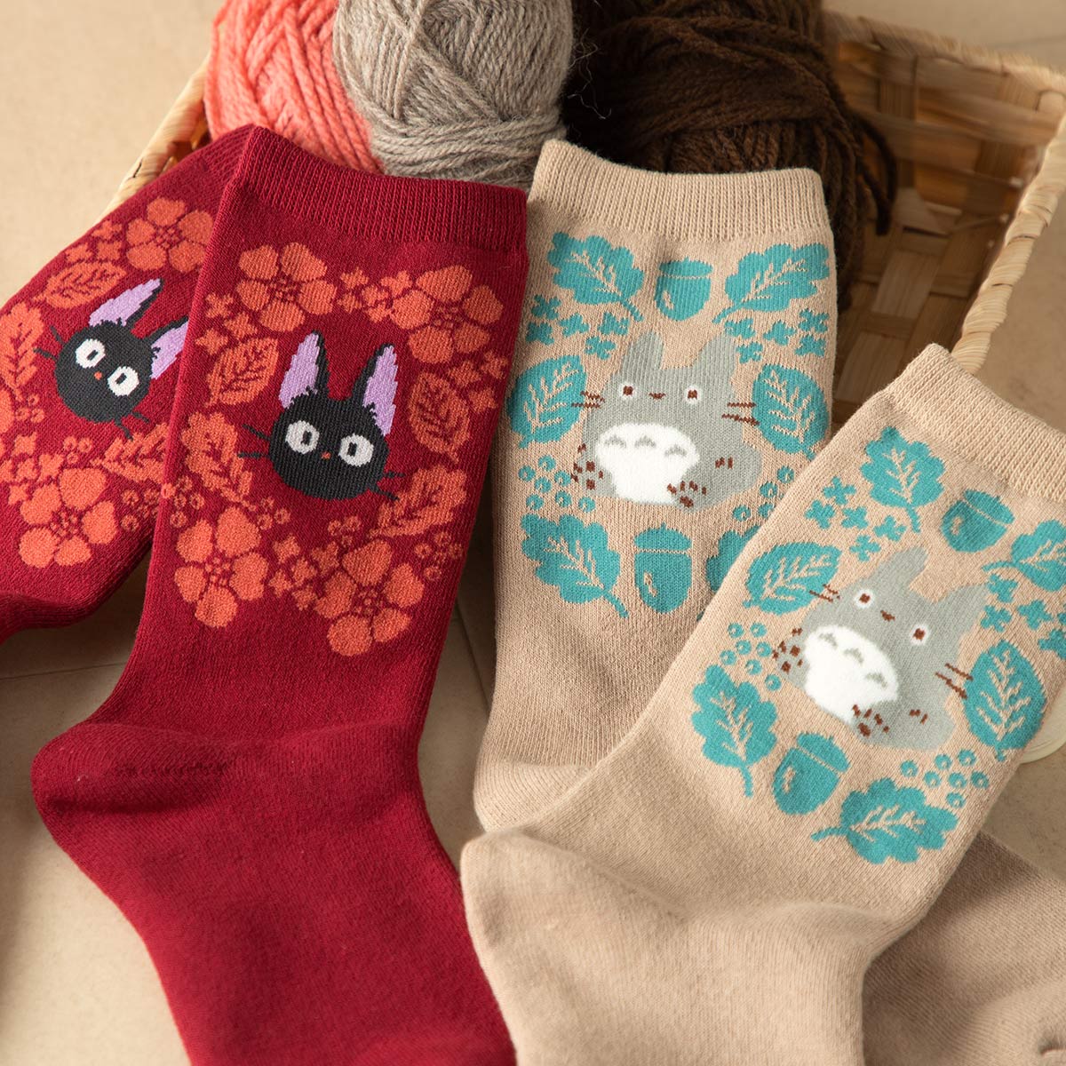 Kiki's Delivery Service - Jiji Camellia-Finish Socks 23-25 cm - official view 4