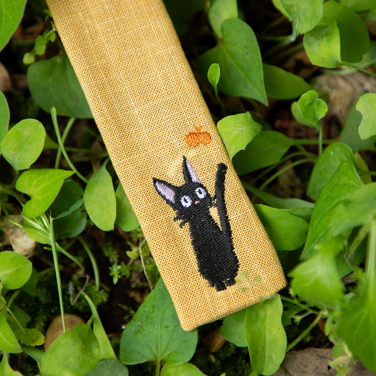 Kiki's Delivery Service Jiji Embroidered Fan Sleeve - Golden Yellow - official view 2