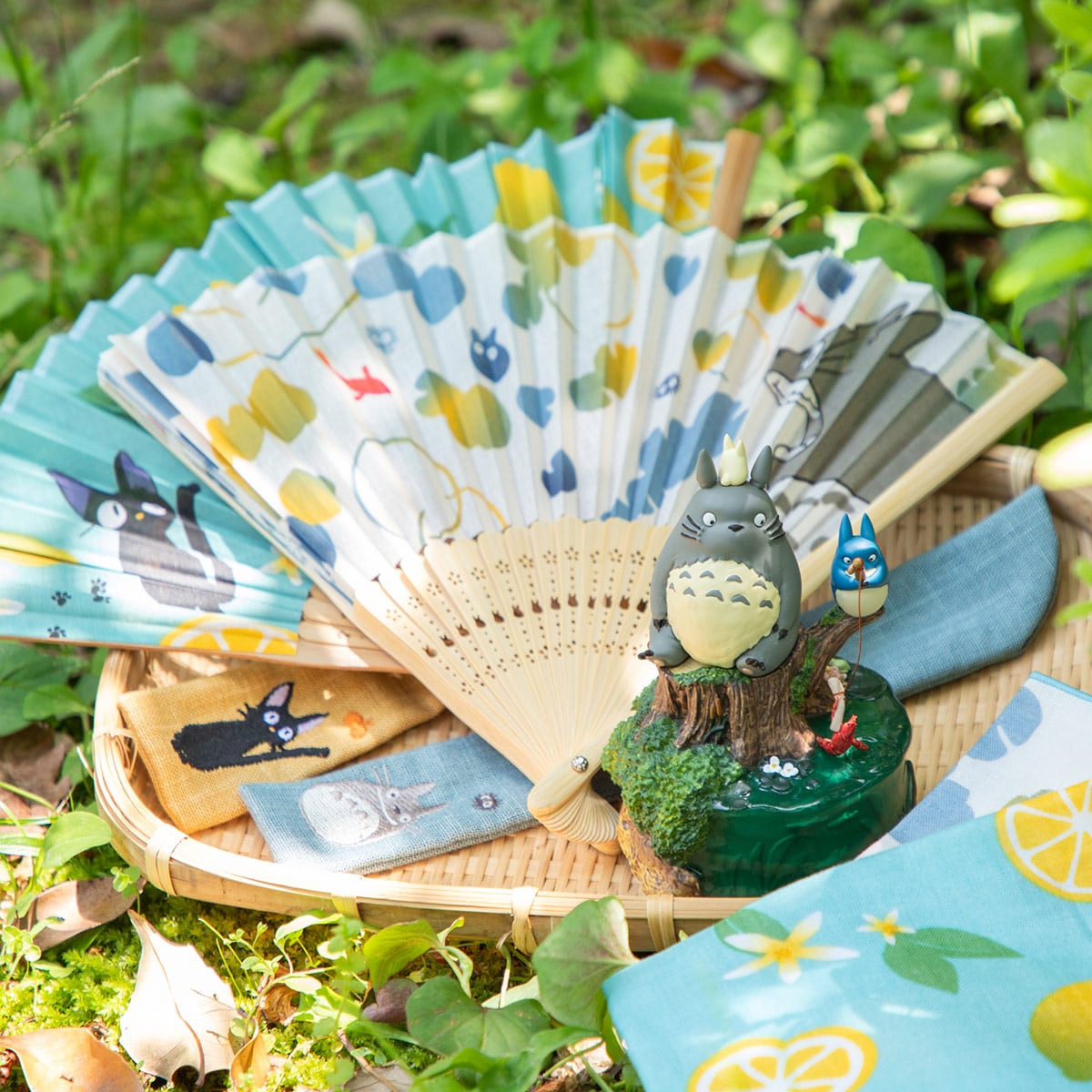 Kiki's Delivery Service Jiji Embroidered Fan Sleeve - Golden Yellow - official view 5