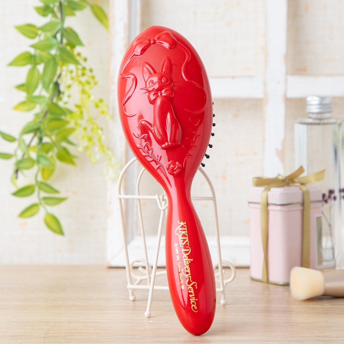 Kiki's Delivery Service Kiki's Red Hairbrush - official view 1