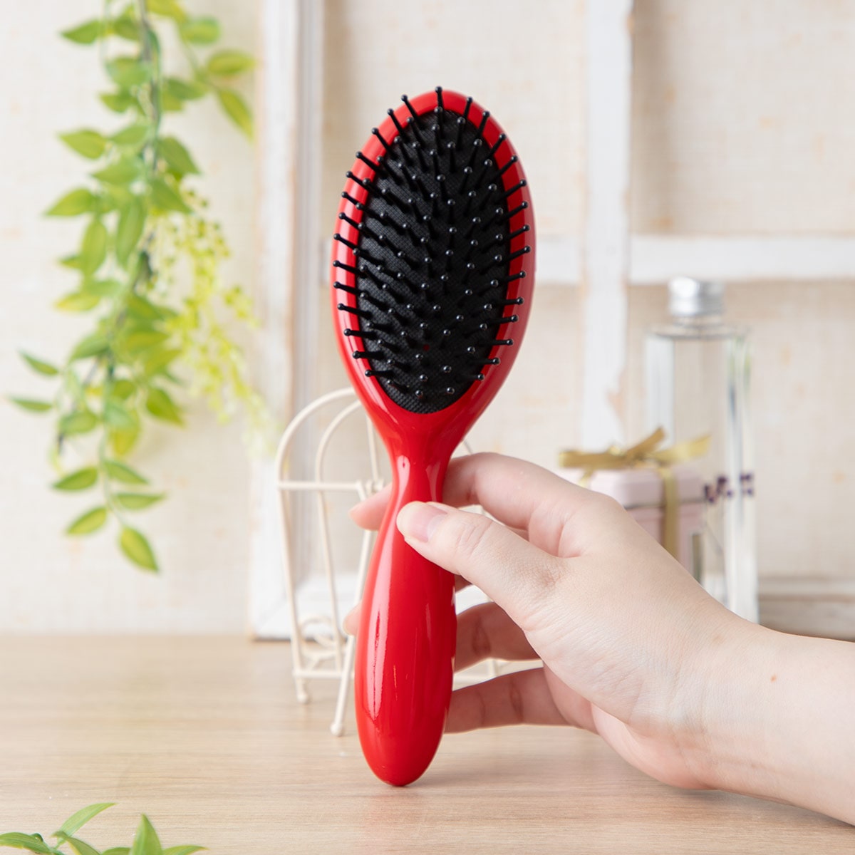 Kiki's Delivery Service Kiki's Red Hairbrush - official view 2
