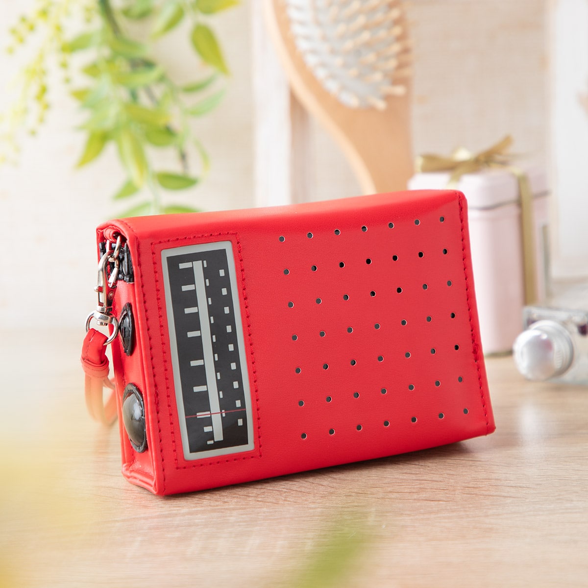 Kiki's Delivery Service Kiki's Red Radio Pouch - official view 1