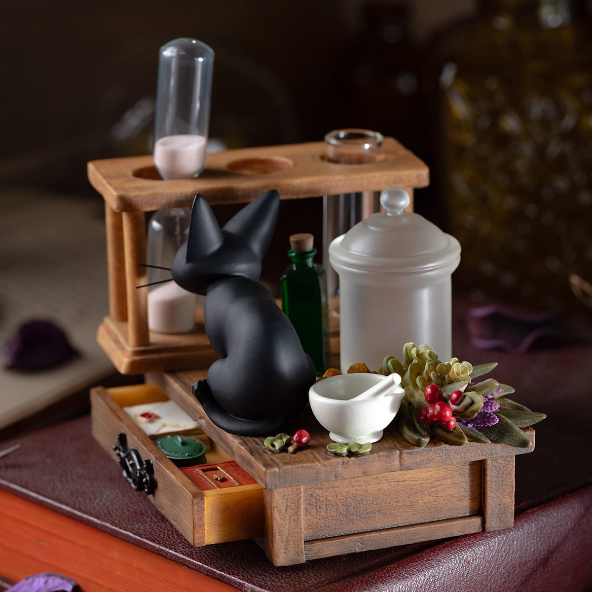 Kiki's Delivery Service - Kokiri's Laboratory Diorama Hourglass - official view 2