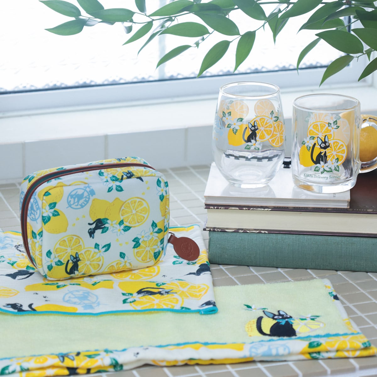 Kiki's Delivery Service - Lemon Flower Series Stretch Towel Pillow Cover - official view 10